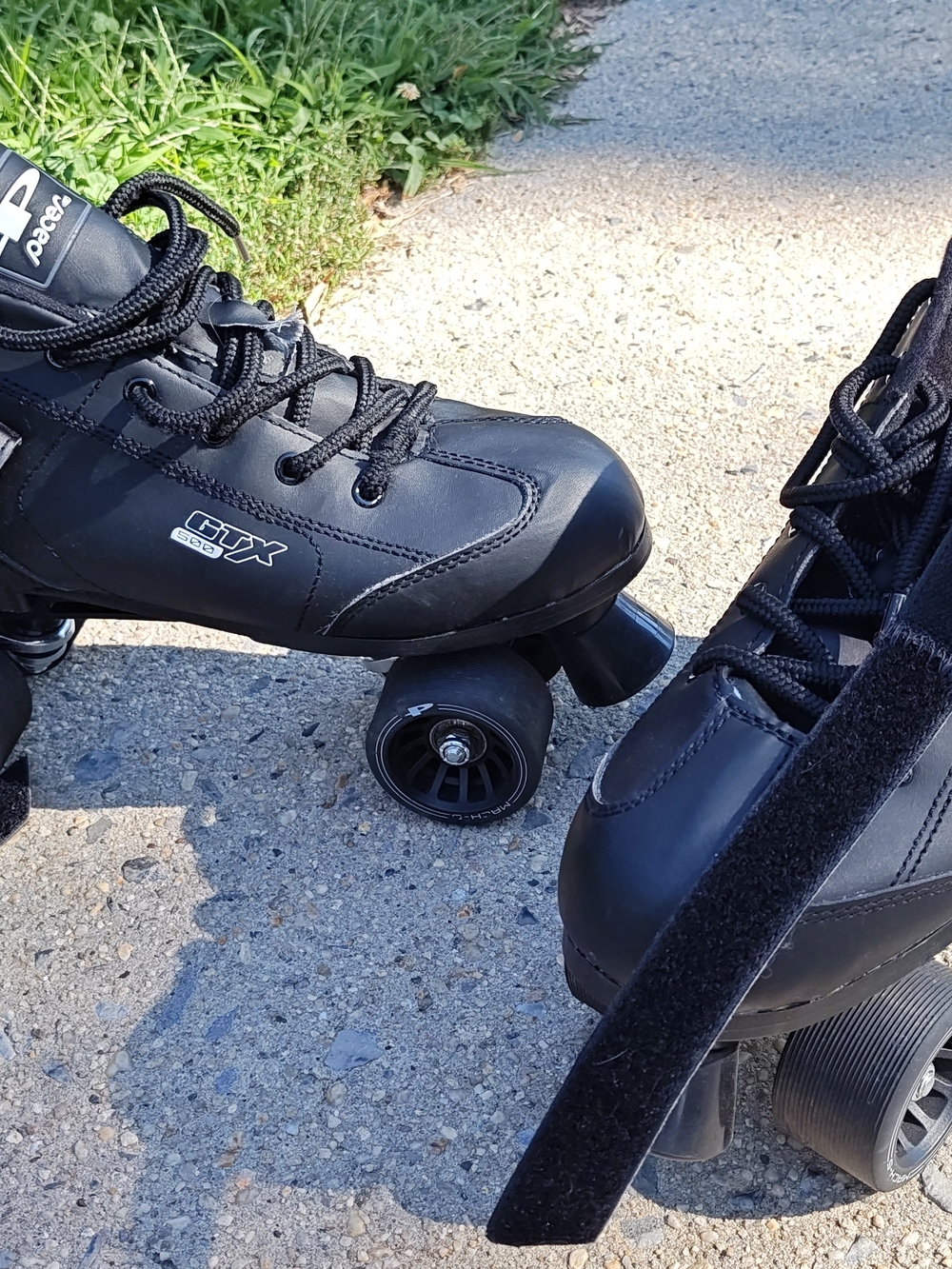 Men's Black Quad Roller Skates - Secure Lace-Up Athletic Skates